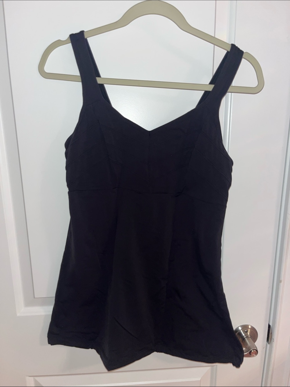 Lucy Black Wide-Strap Activewear Tank Top
